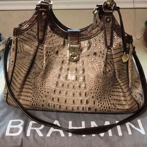 🌺Large Brahmin handbag🌺
